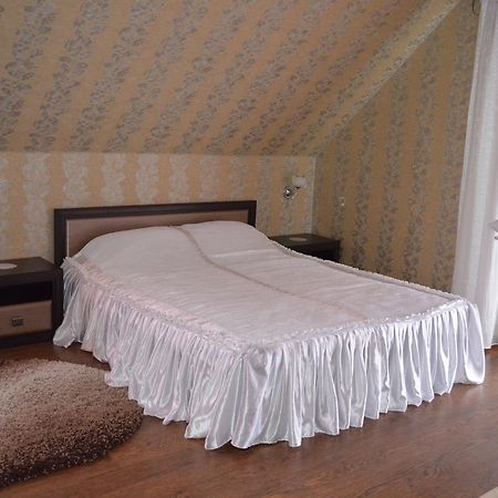 Hotel Fiyesta Starokostyantyniv Buitenkant foto