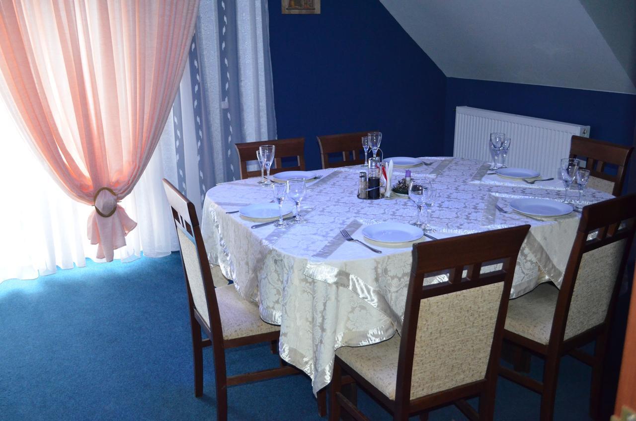 Hotel Fiyesta Starokostyantyniv Buitenkant foto