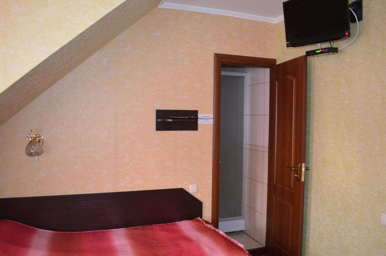 Hotel Fiyesta Starokostyantyniv Buitenkant foto