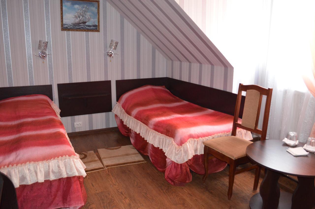 Hotel Fiyesta Starokostyantyniv Buitenkant foto