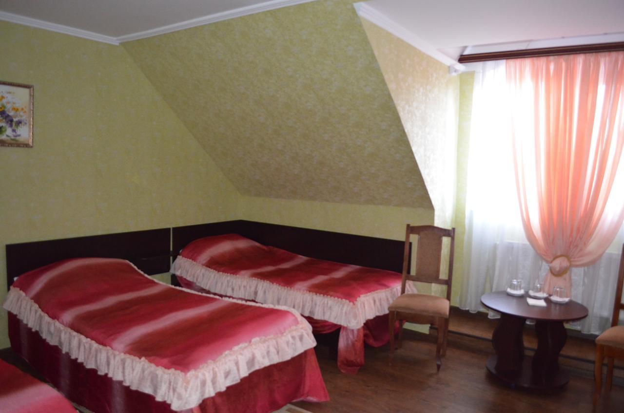 Hotel Fiyesta Starokostyantyniv Buitenkant foto