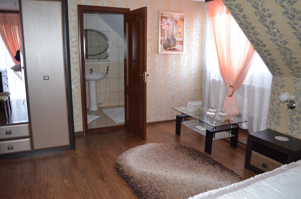 Hotel Fiyesta Starokostyantyniv Buitenkant foto