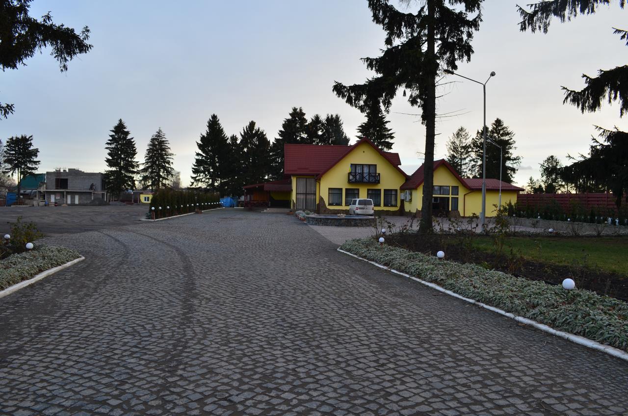 Hotel Fiyesta Starokostyantyniv Buitenkant foto